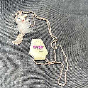 New Chic Fox Pendant Necklace with White and Gold Accents